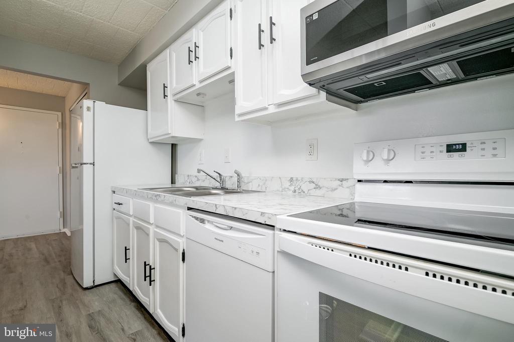 997-B Heather Ridge Dr #3b