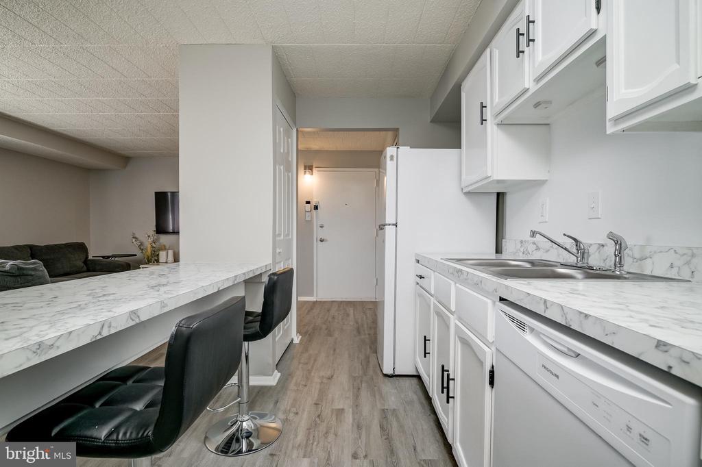997-B Heather Ridge Dr #3b