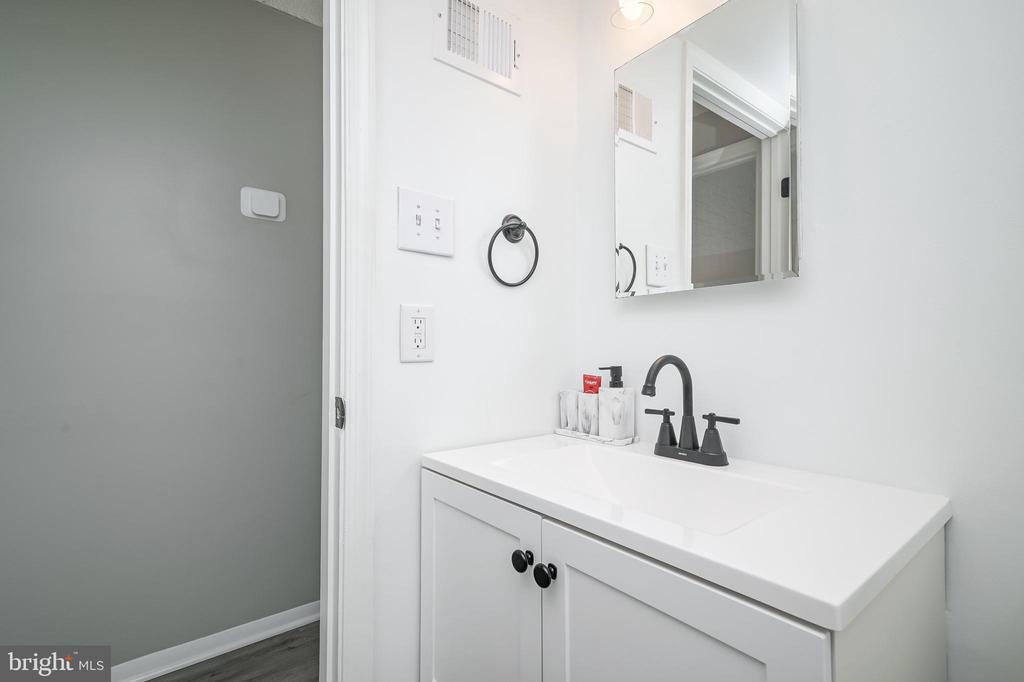 997-B Heather Ridge Dr #3b