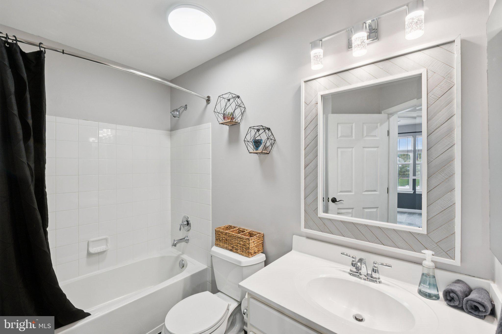 1109 SPRING RUN COURT