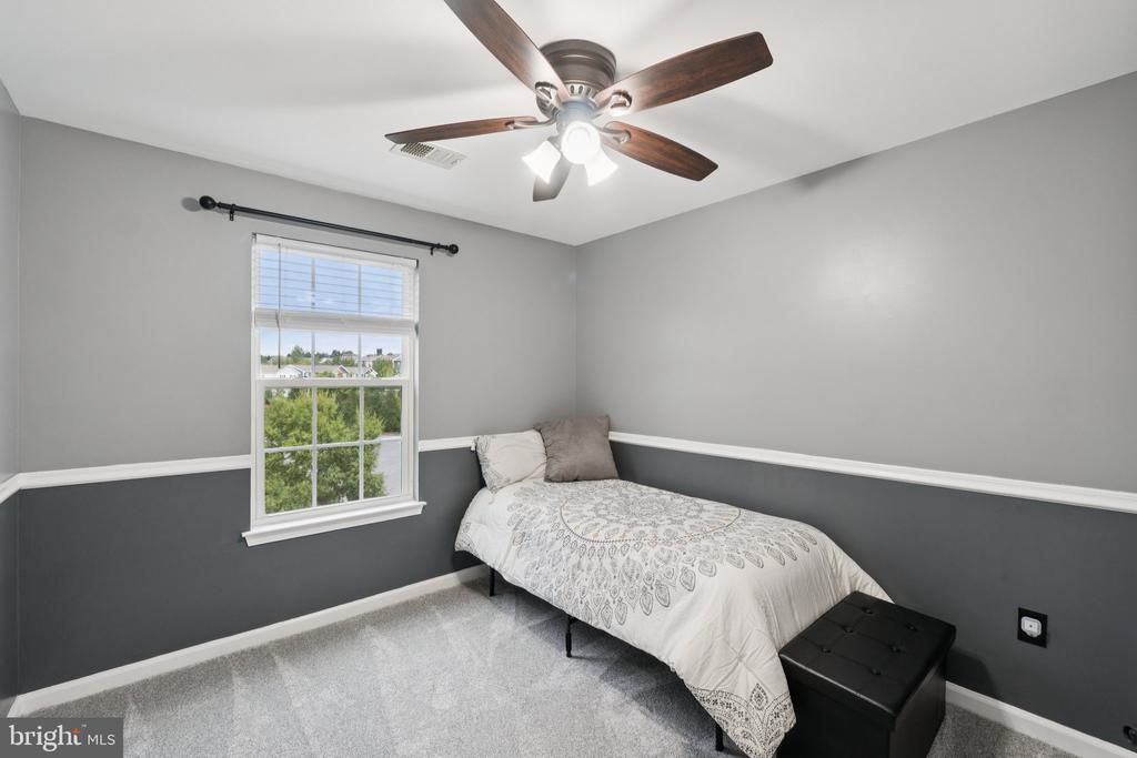 1109 SPRING RUN COURT