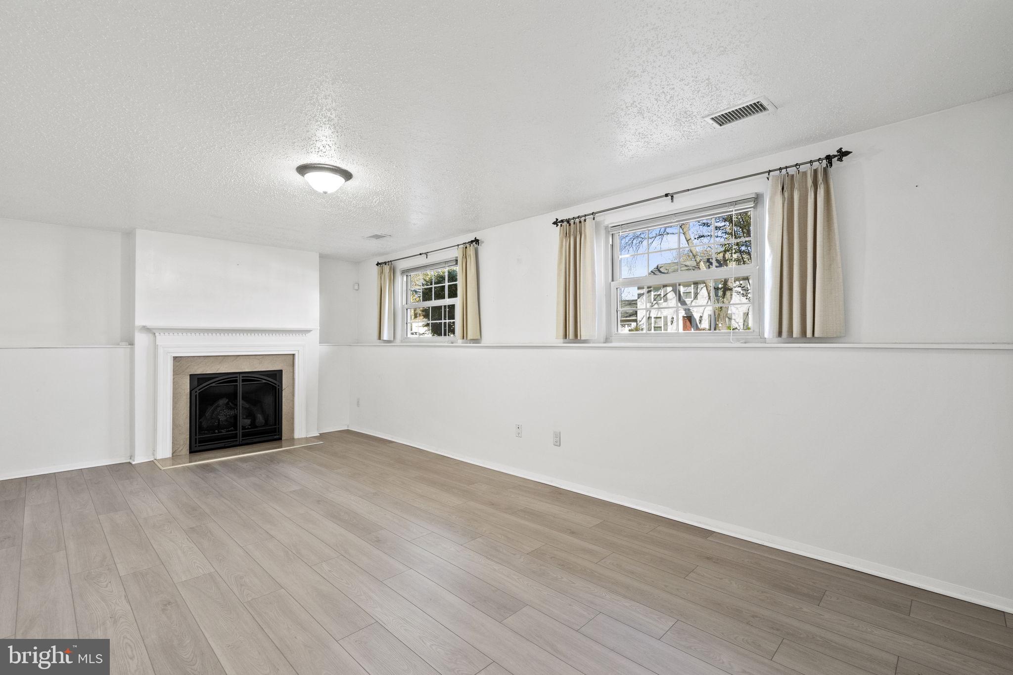 10217 Steamboat Landing Ln