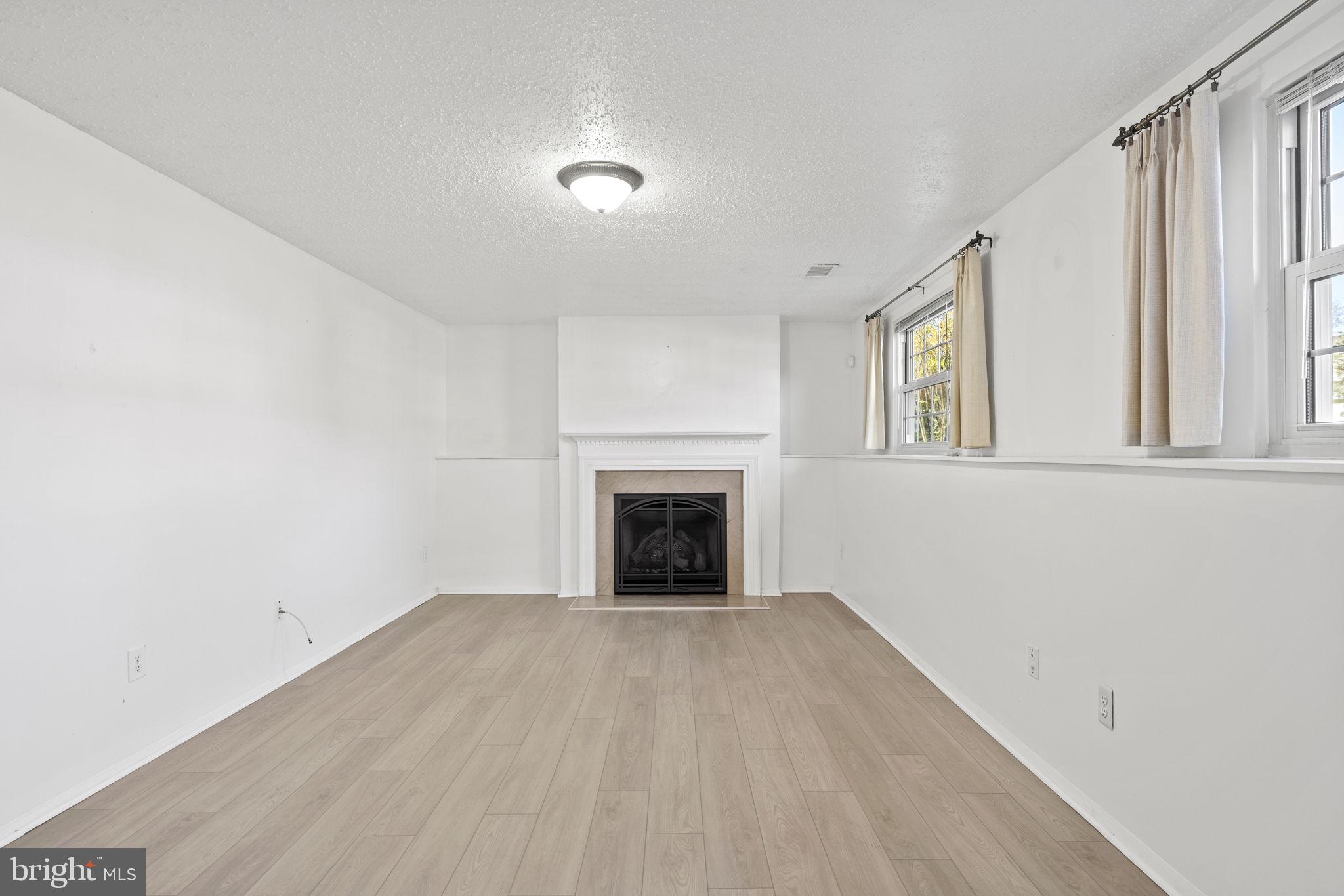 10217 Steamboat Landing Ln