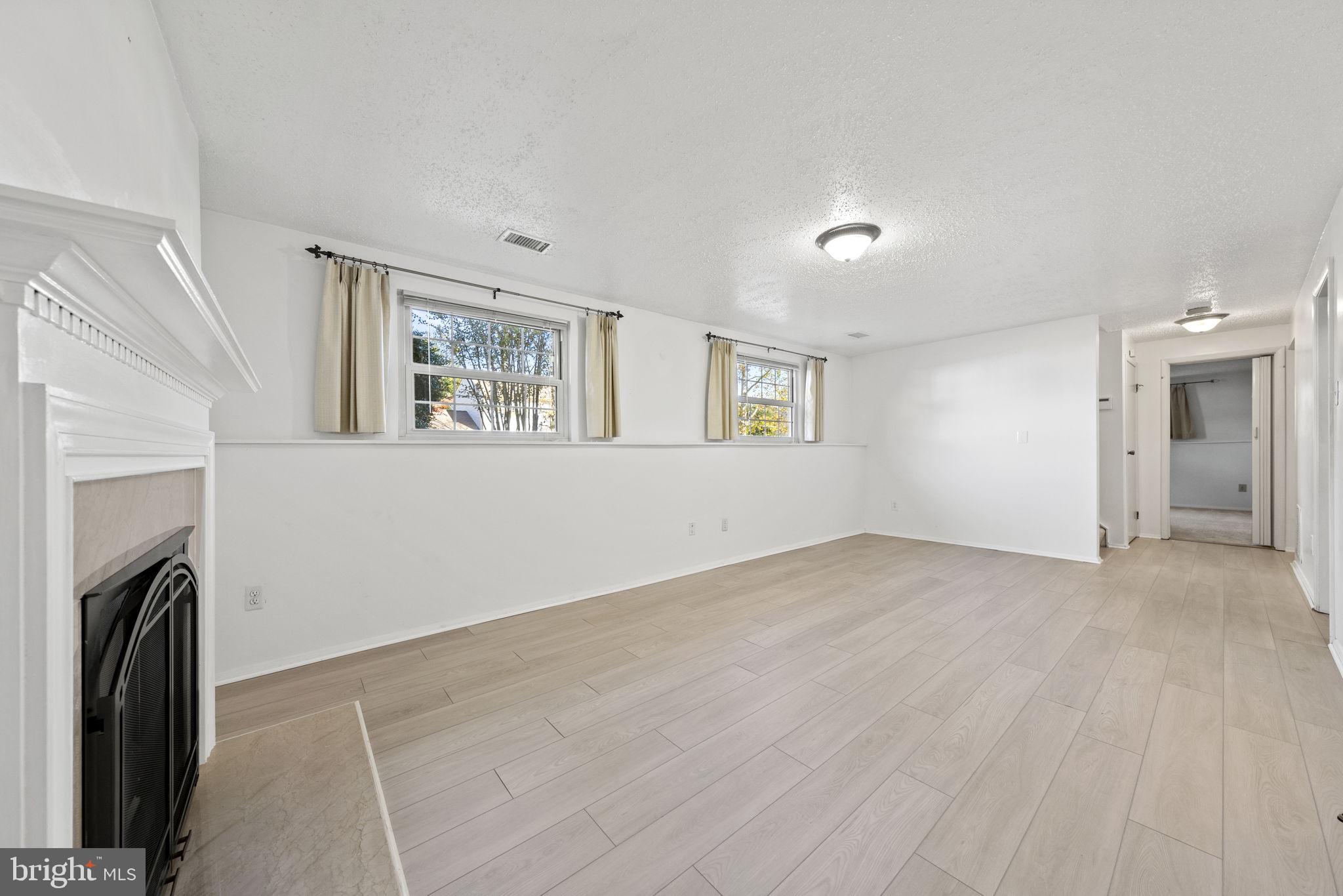 10217 Steamboat Landing Ln