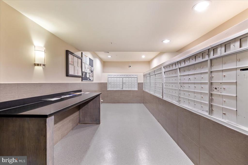 2655 PROSPERITY AVENUE 102
