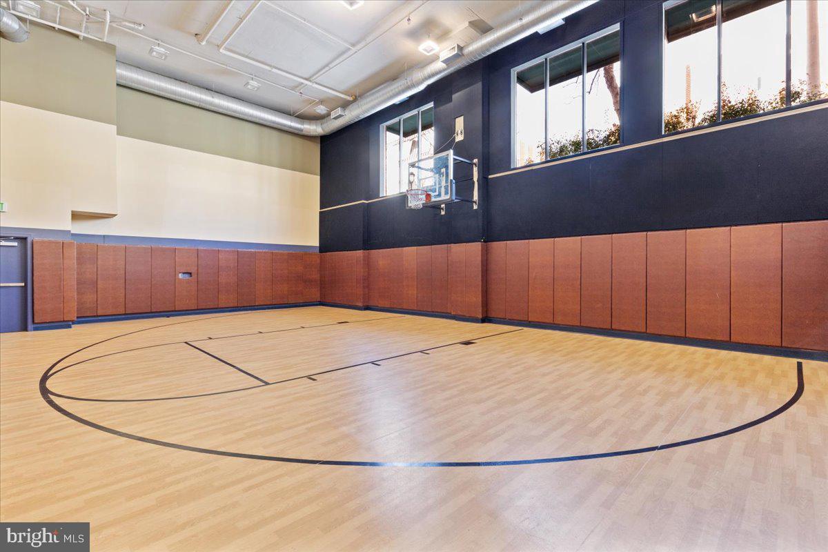 2655 PROSPERITY AVENUE 102