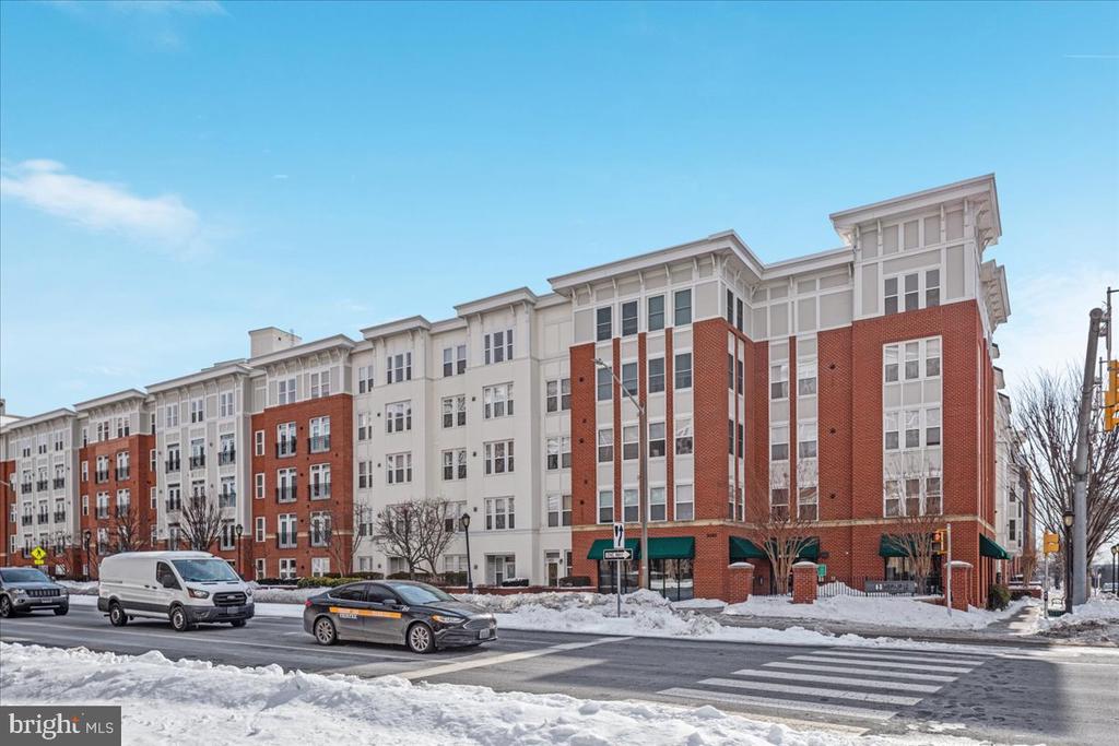 2655 PROSPERITY AVENUE 102