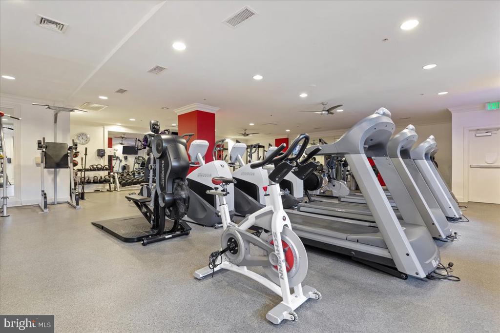 2655 PROSPERITY AVENUE 102