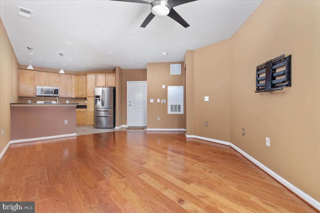 2655 PROSPERITY AVENUE 102