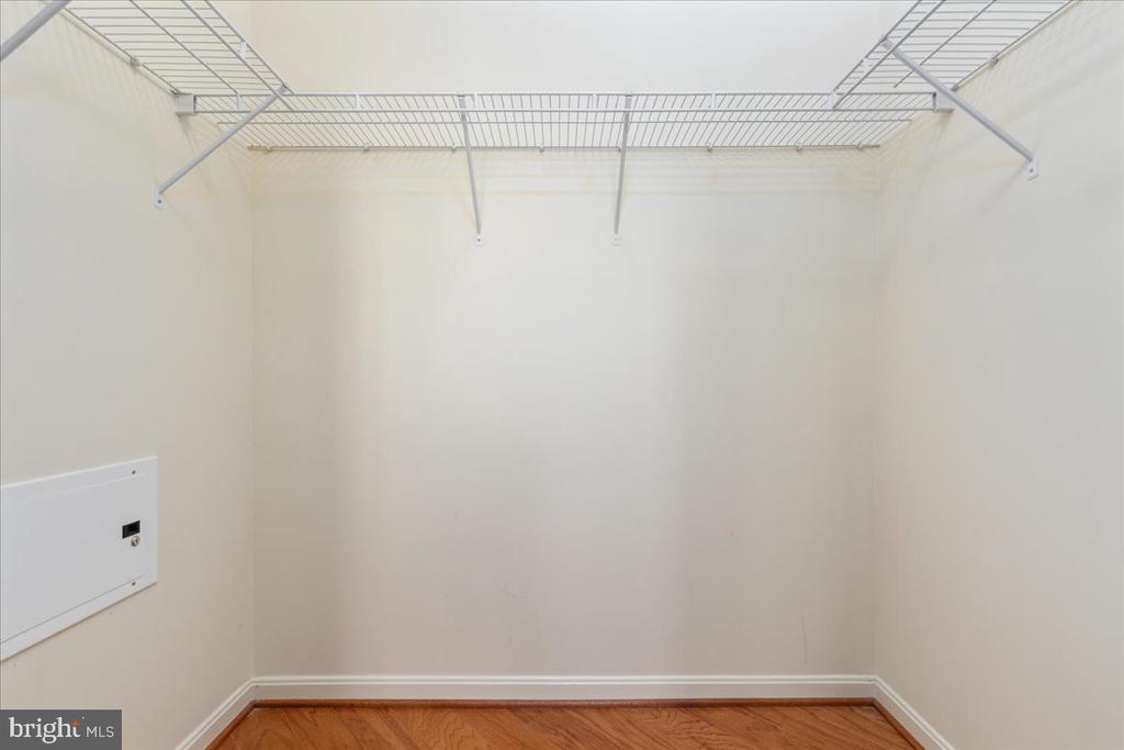 2655 PROSPERITY AVENUE 102