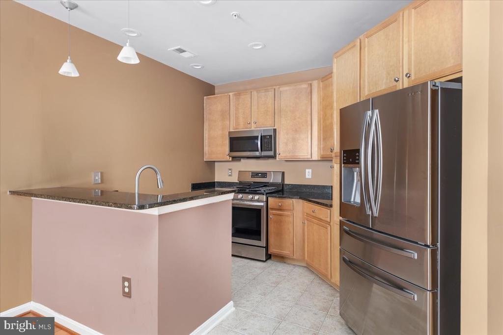 2655 PROSPERITY AVENUE 102