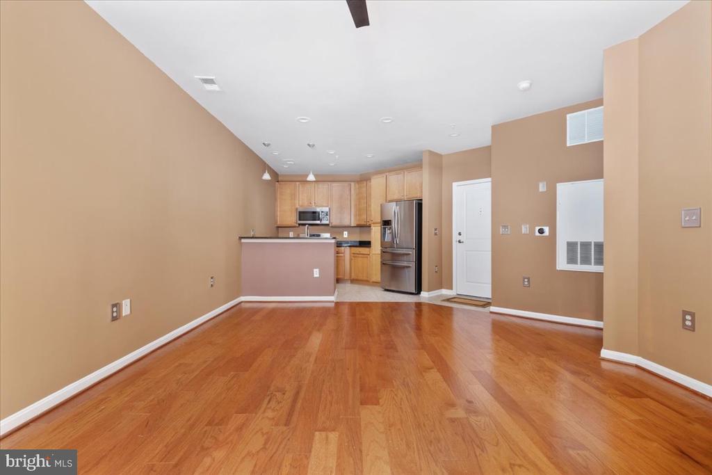 2655 PROSPERITY AVENUE 102
