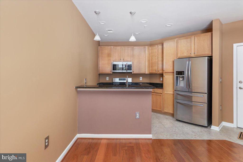 2655 PROSPERITY AVENUE 102