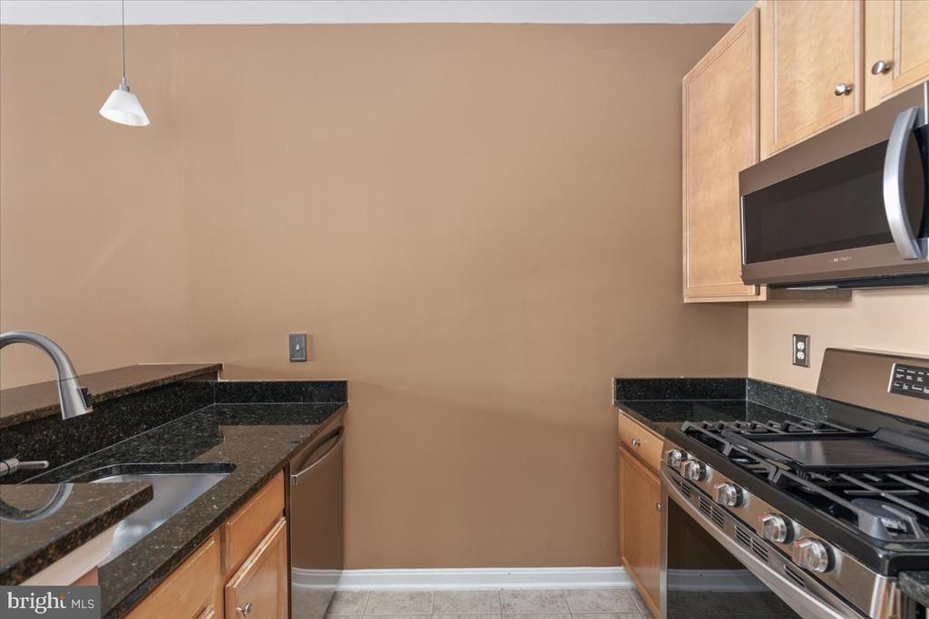 2655 PROSPERITY AVENUE 102