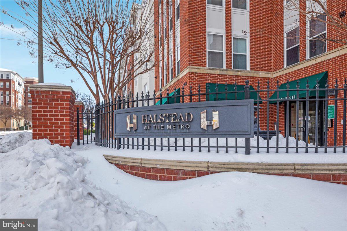 2655 PROSPERITY AVENUE 102