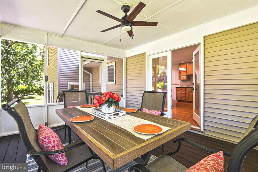 1715 FOX RUN COURT