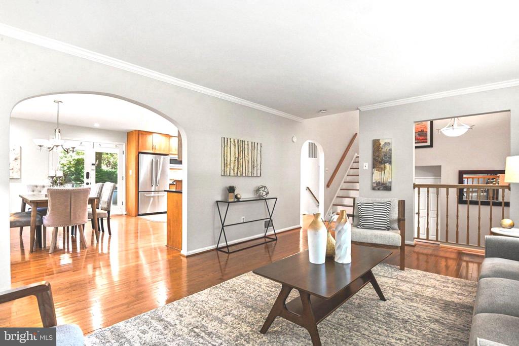 1715 FOX RUN COURT