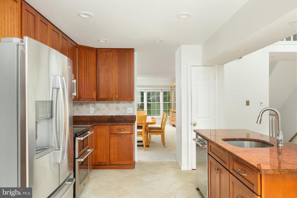 13486 LAKE SHORE DRIVE