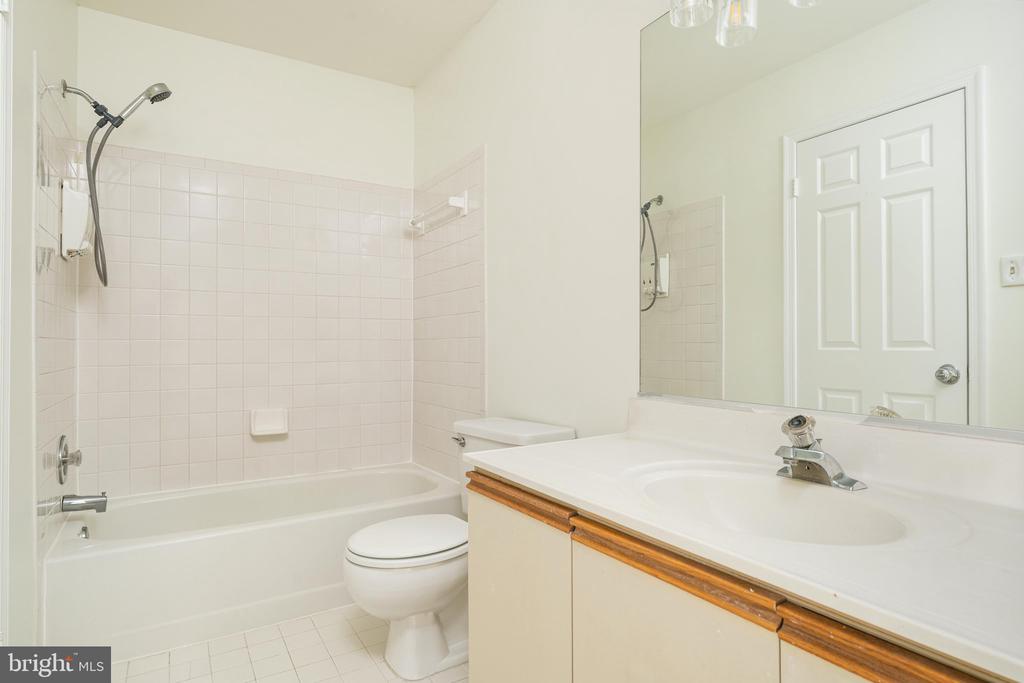 13486 LAKE SHORE DRIVE