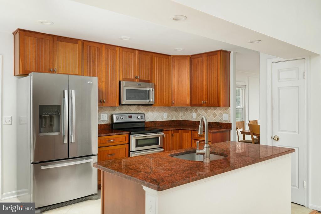 13486 LAKE SHORE DRIVE