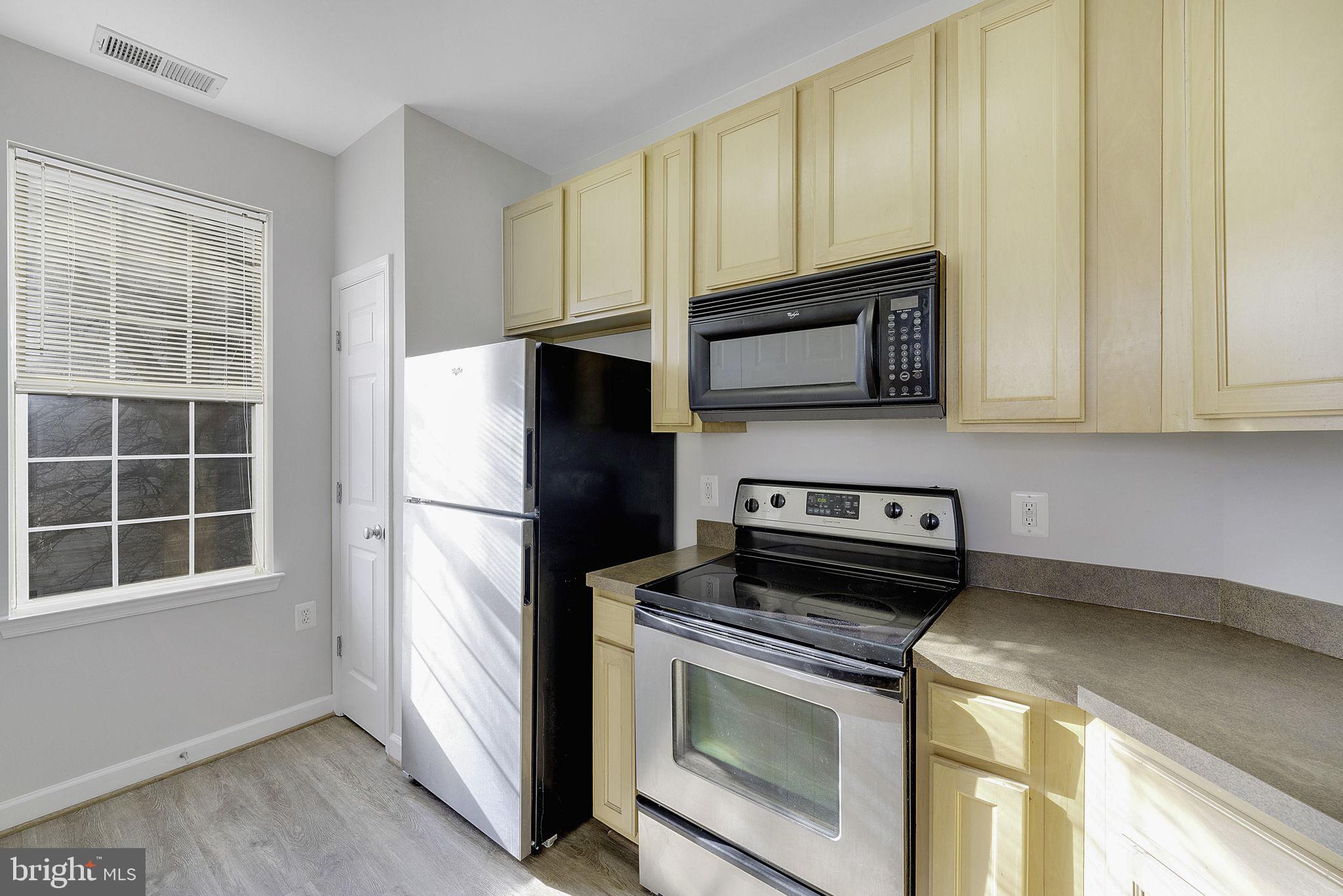 42537 Rockrose Sq #202