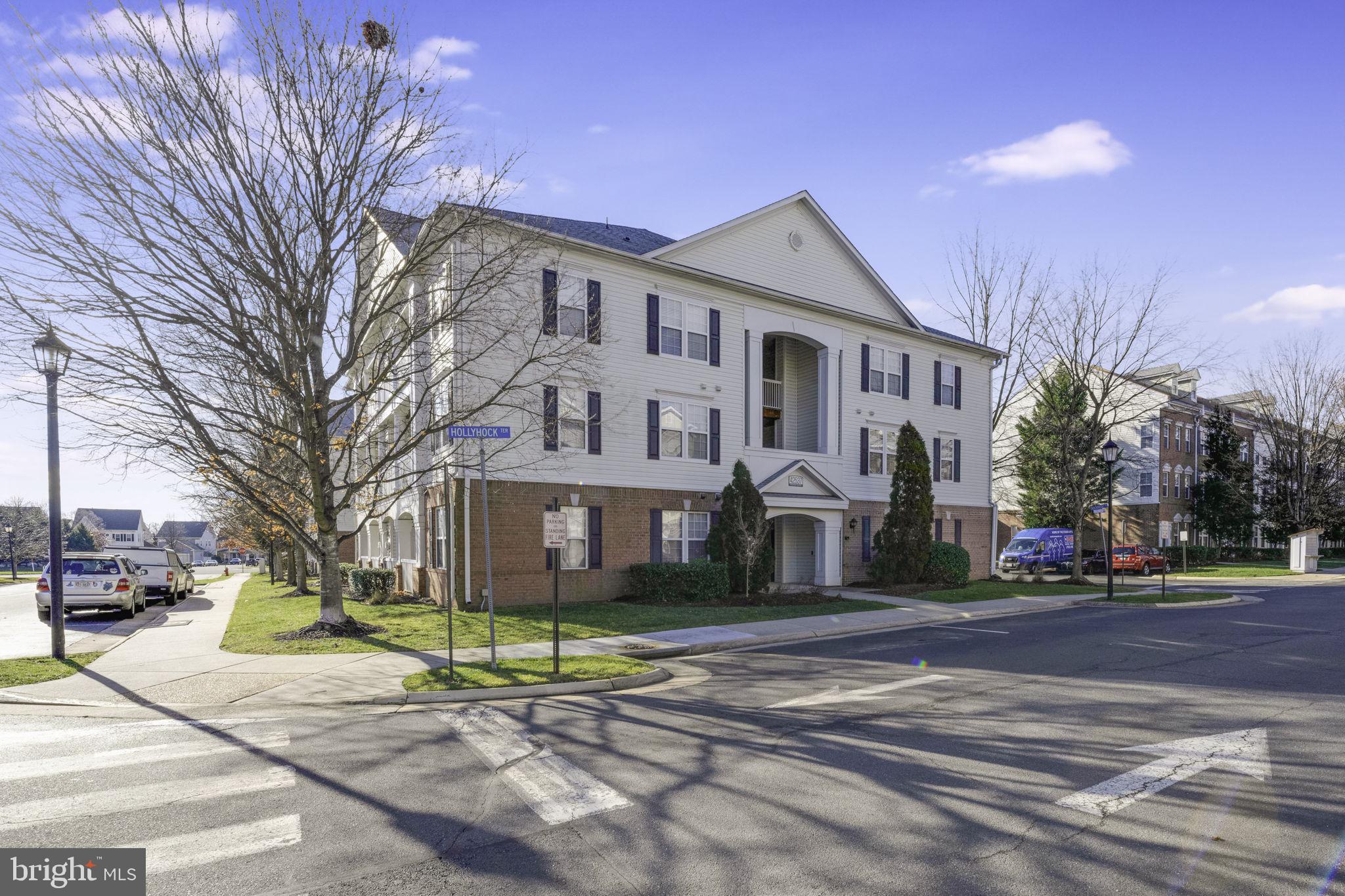 42537 Rockrose Sq #202
