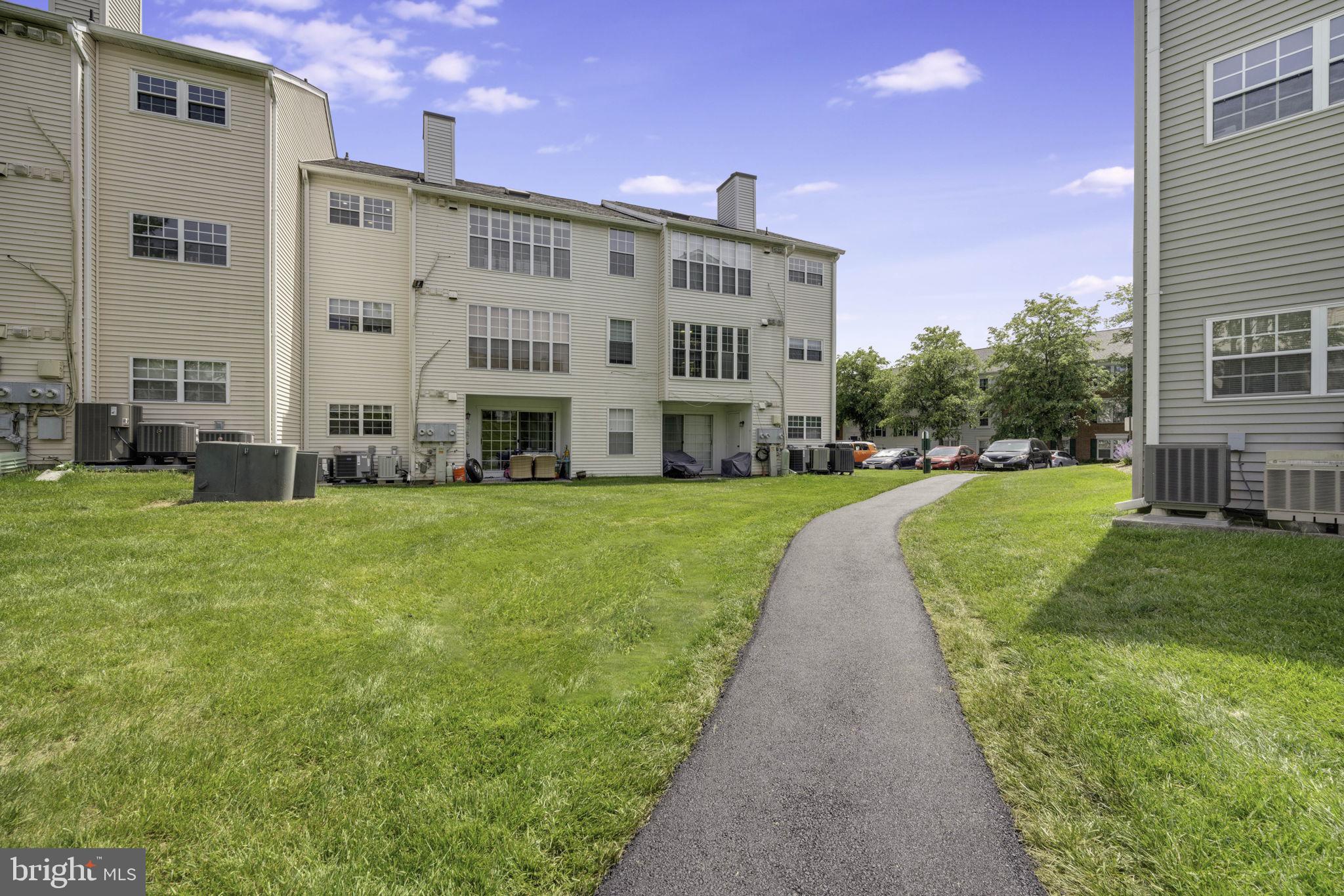 106 Prosperity Ave SE #F