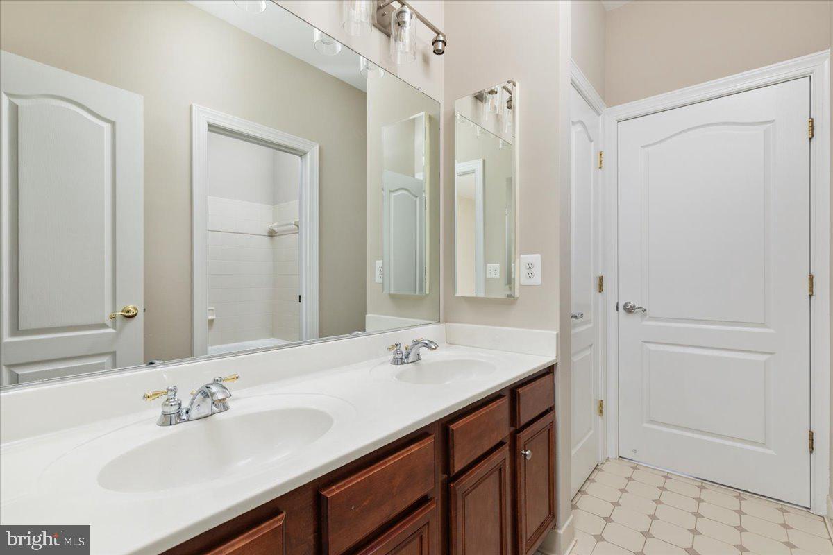 42829 Heritage Oak Ct
