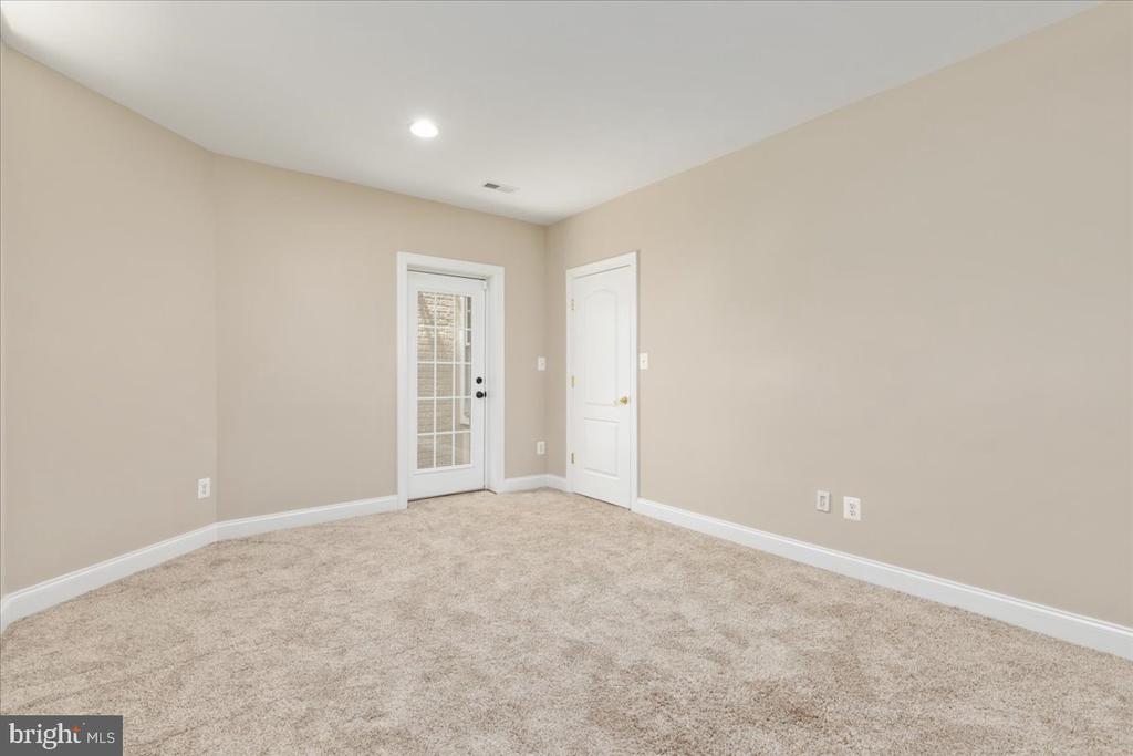 42829 Heritage Oak Ct