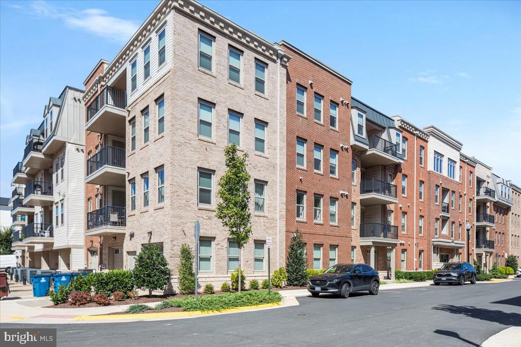 23631 HAVELOCK WALK TERRACE 313