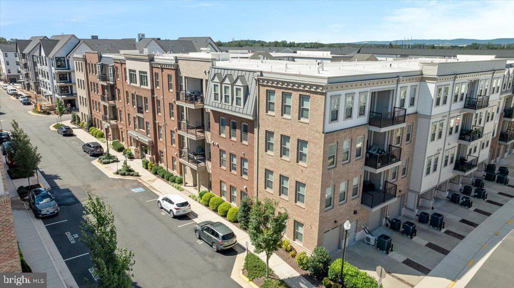 23631 HAVELOCK WALK TERRACE 313