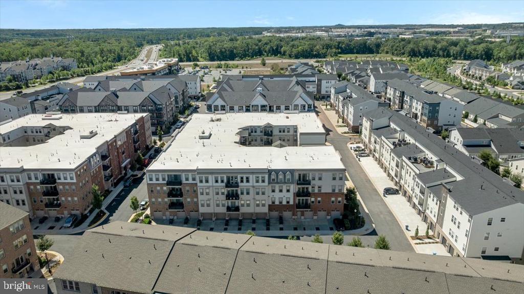 23631 HAVELOCK WALK TERRACE 313