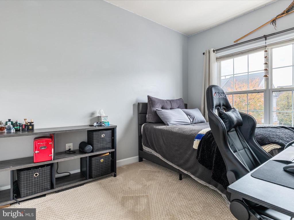42533 MAGELLAN SQUARE
