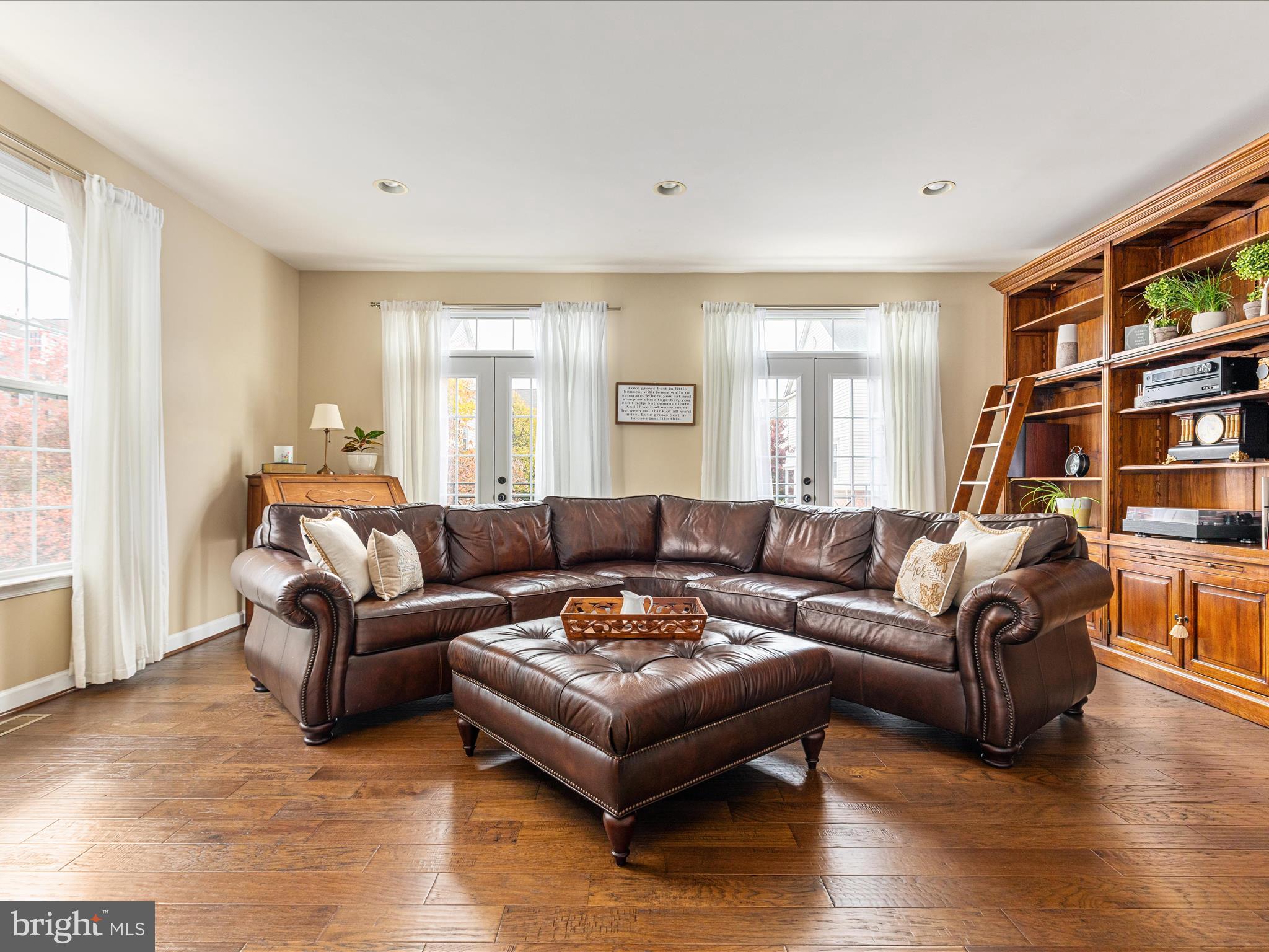 42533 MAGELLAN SQUARE