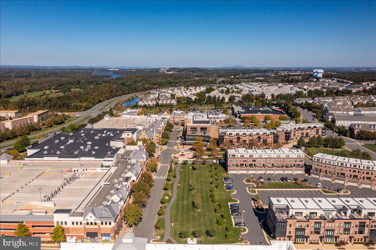 42533 MAGELLAN SQUARE