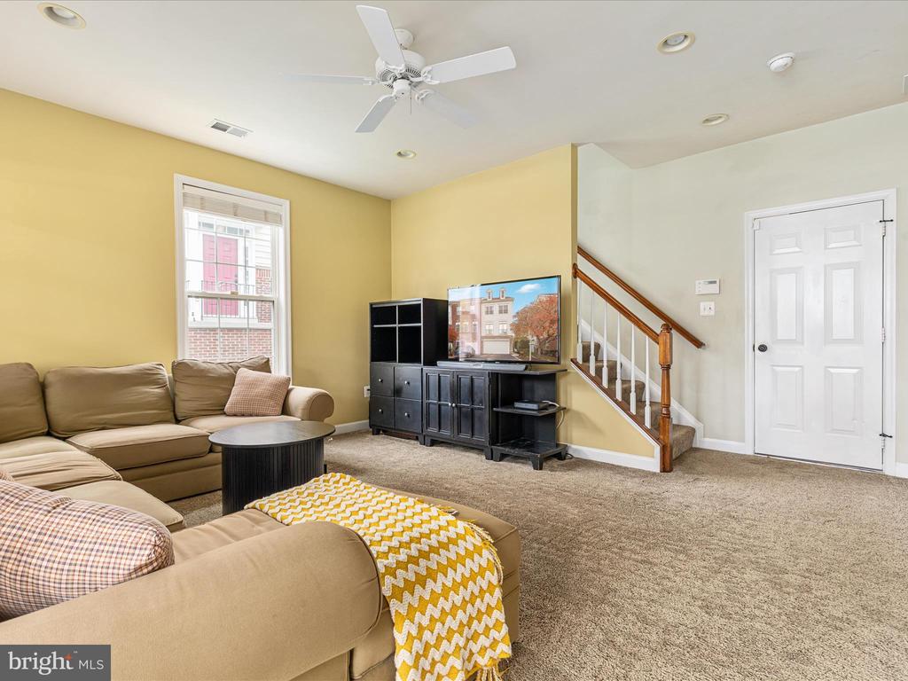 42533 MAGELLAN SQUARE