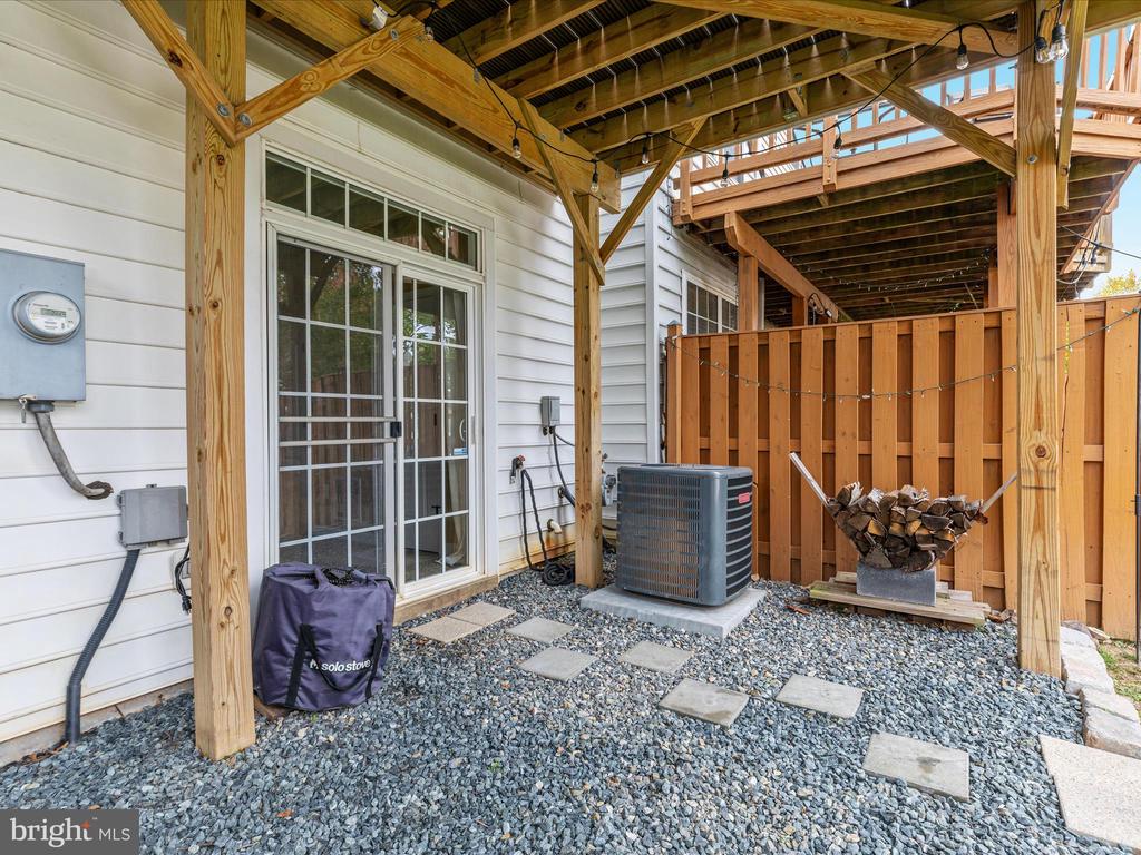 42533 MAGELLAN SQUARE