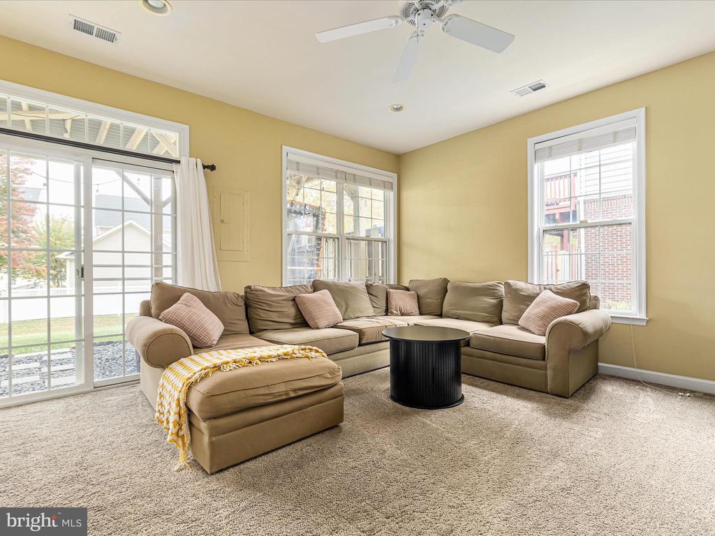 42533 MAGELLAN SQUARE