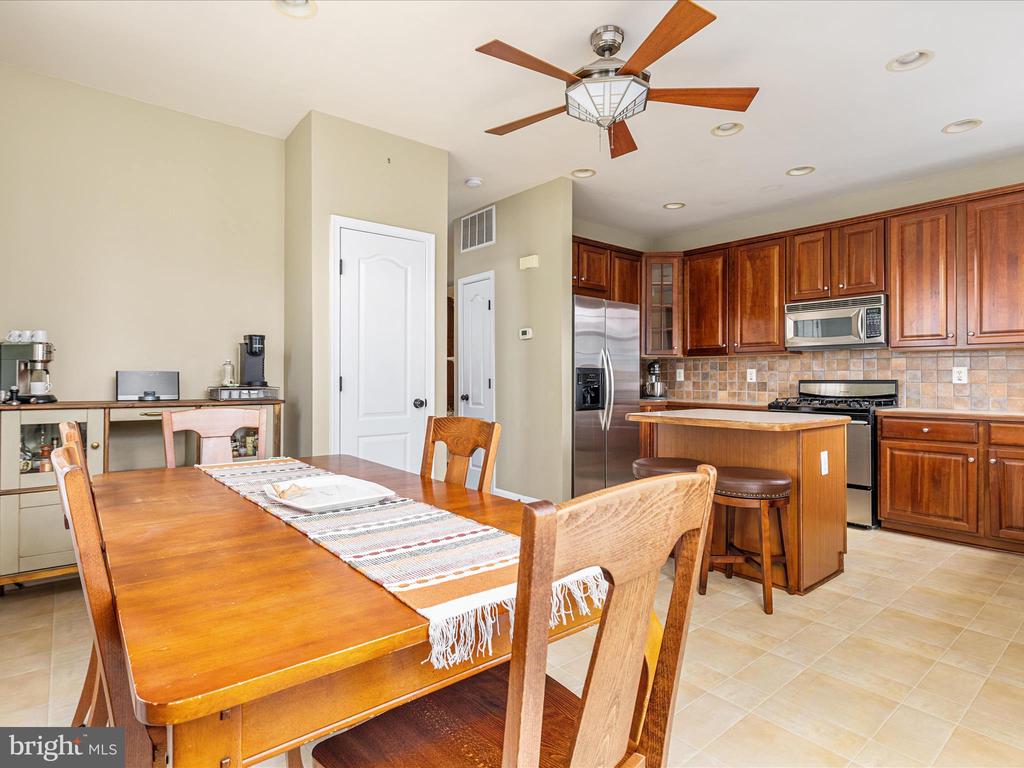 42533 MAGELLAN SQUARE
