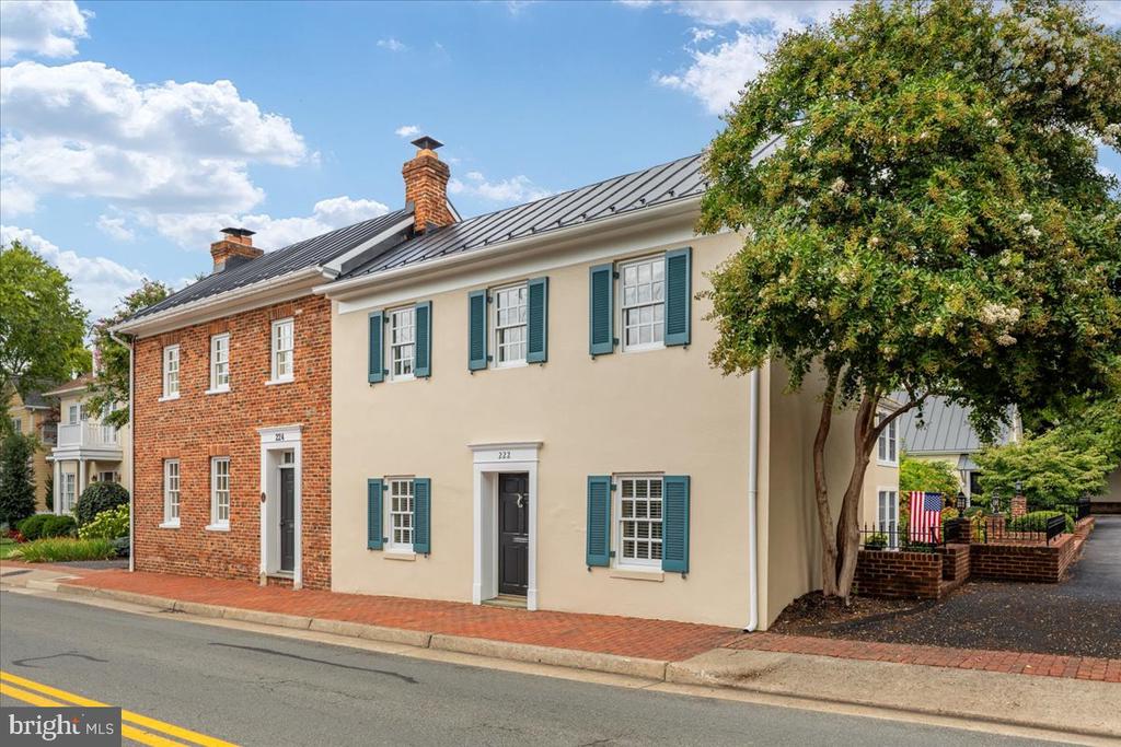 222 W MARKET STREET W