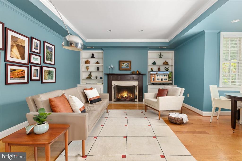 222 W MARKET STREET W