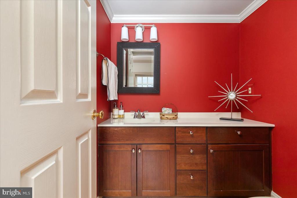 222 W MARKET STREET W
