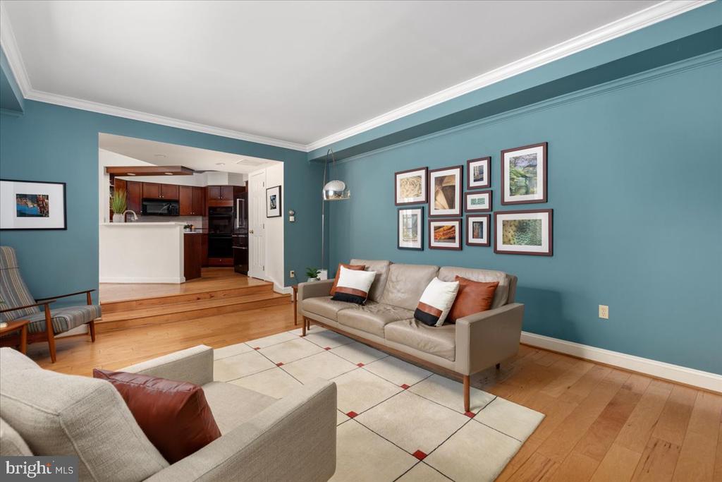 222 W MARKET STREET W