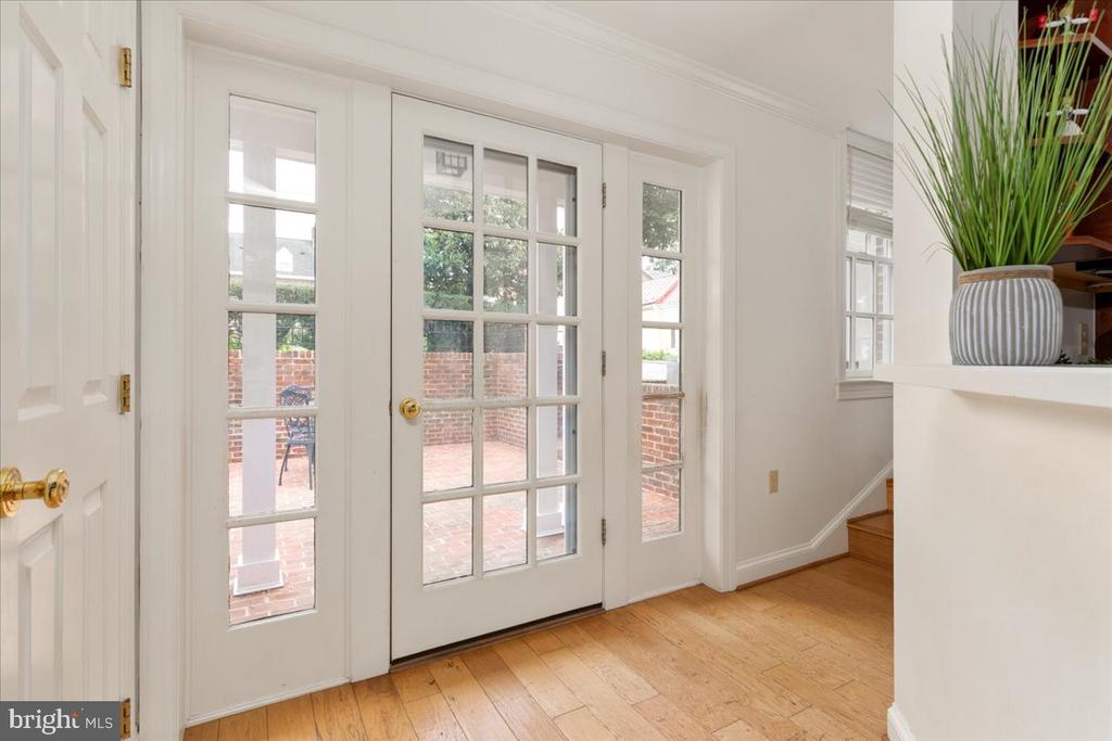 222 W MARKET STREET W