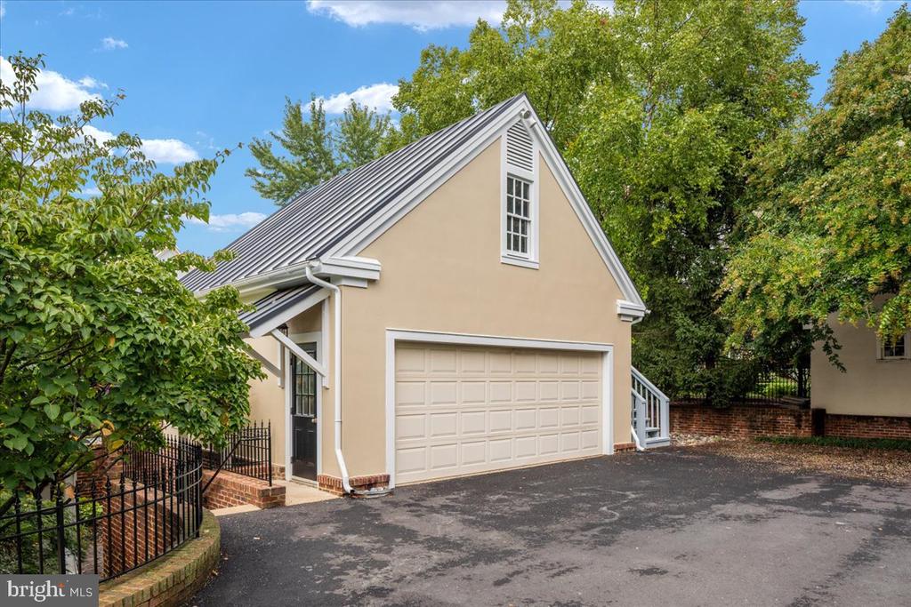 222 W MARKET STREET W