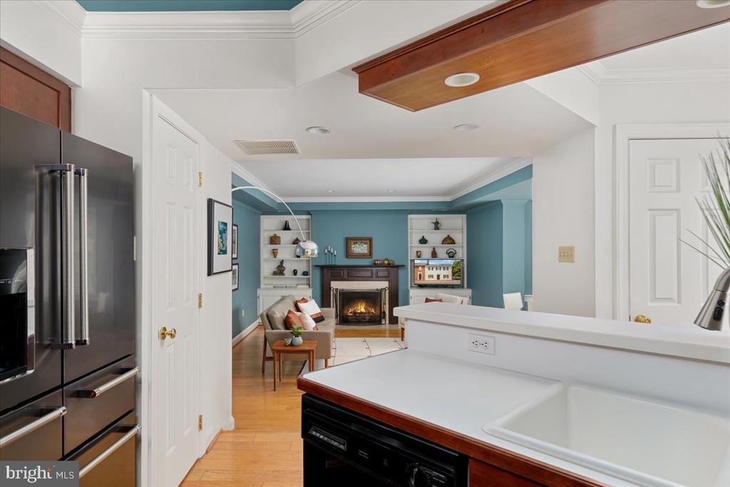 222 W MARKET STREET W