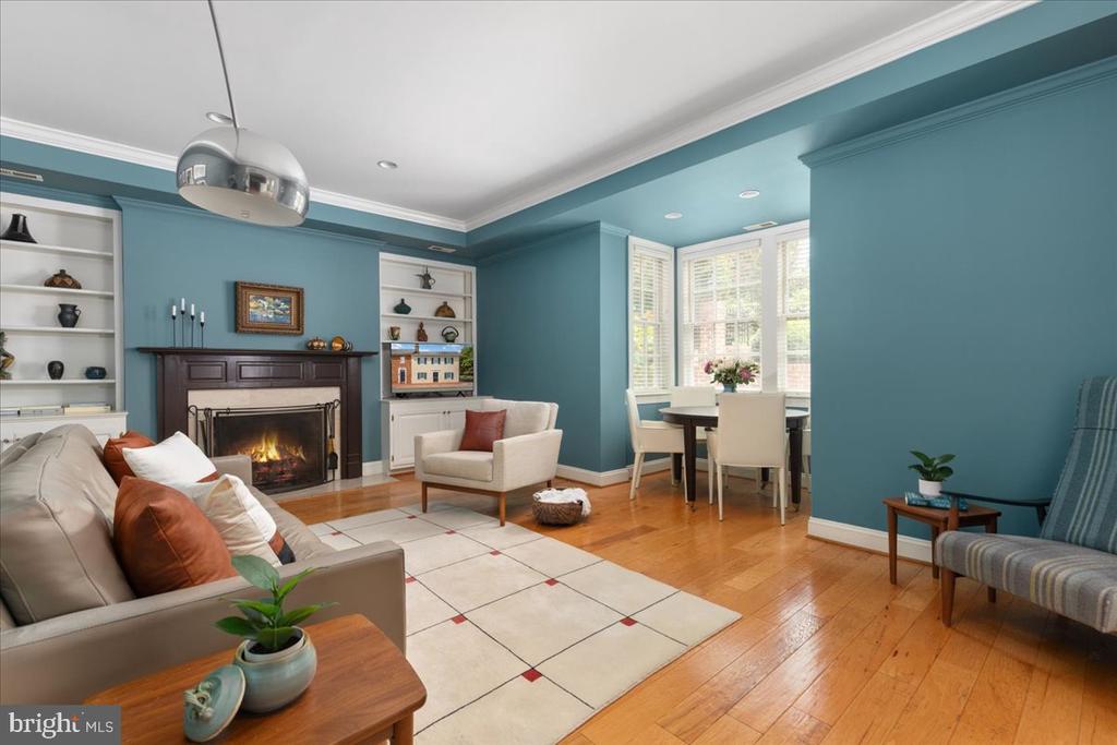222 W MARKET STREET W
