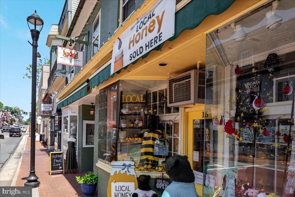 222 W MARKET STREET W