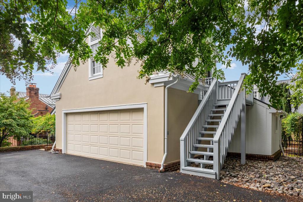 222 W MARKET STREET W