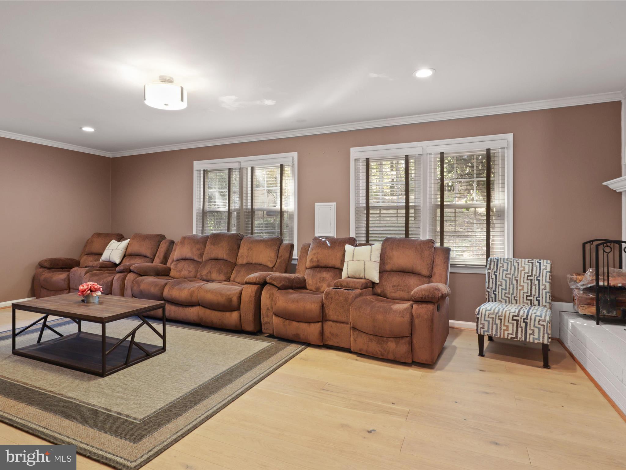 8702 Fort Dr